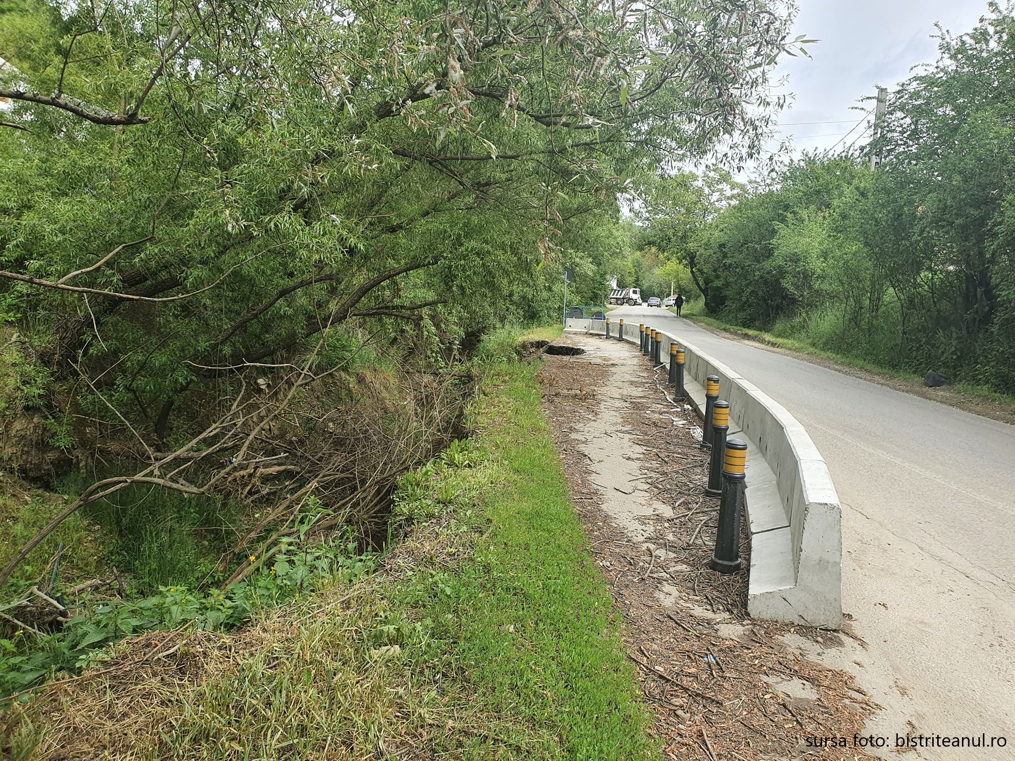 Lucrările de consolidare pentru drumul surpat la intrarea pe Valea Jelnei vor începe în curând