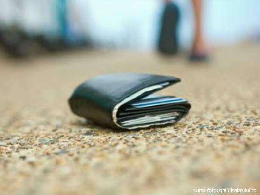 Gest de omenie în municipiul Zalău: Un pensionar a restituit banii pierduți de un octogenar