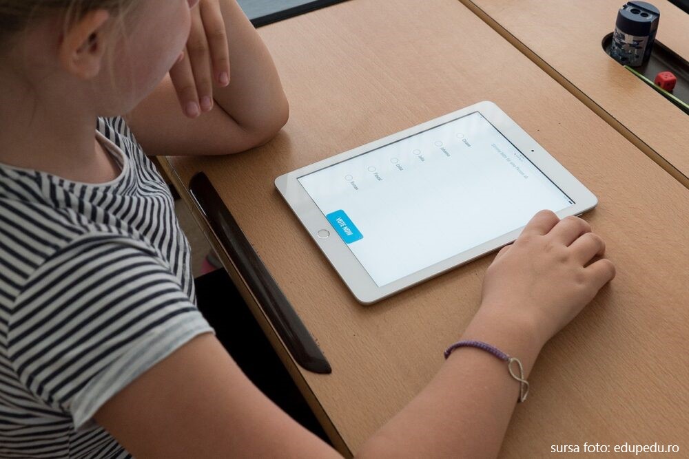 Aproape șase mii de tablete școlare vor ajunge în zilele următoare la elevii din orașul Mediaș