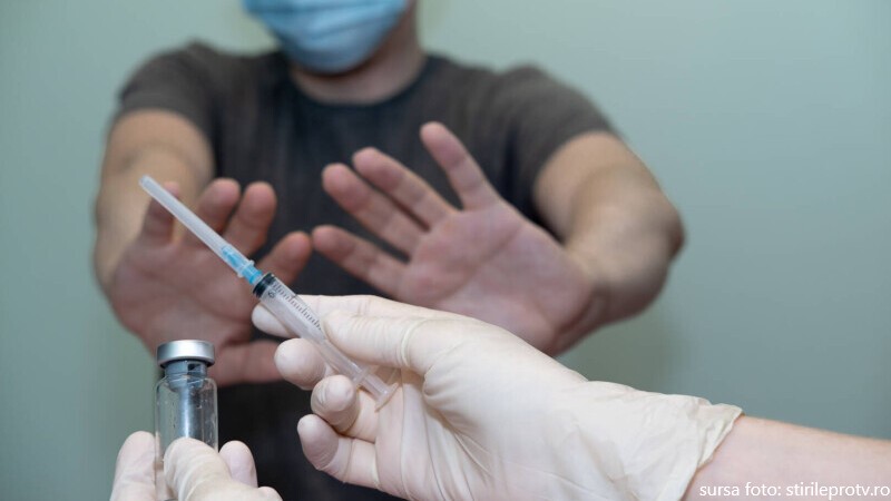 Angajații din învățământ care refuză vaccinarea ar trebui să ofere explicații părinților