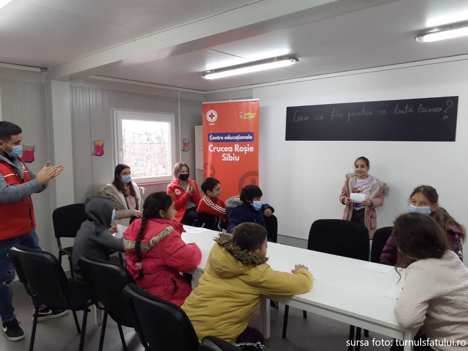 Crucea Roșie Sibiu a deschis două centre educaționale pentru copiii din familiile vulnerabile