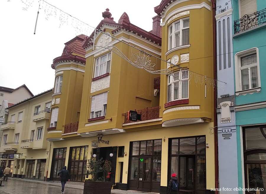 Casa Veiszlovits Lajos din centrul Oradiei, de pe strada Republicii, a fost reabilitată