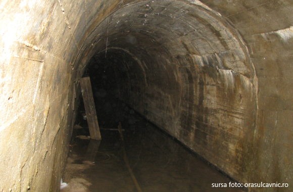 Minele de la Cavnic, la un pas de o catastrofă ecologică: apele ruginii se scurg în continuare