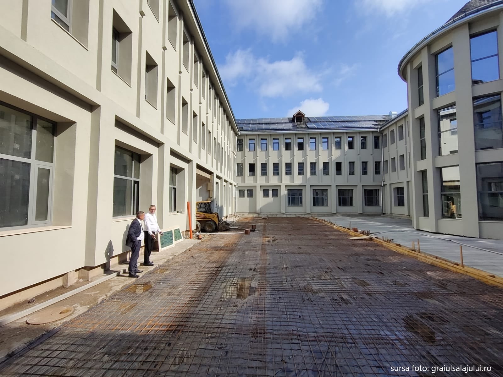Se lucrează intens și cu spor la reabilitarea clădirii Palatului Administrativ din municipiul Zalău