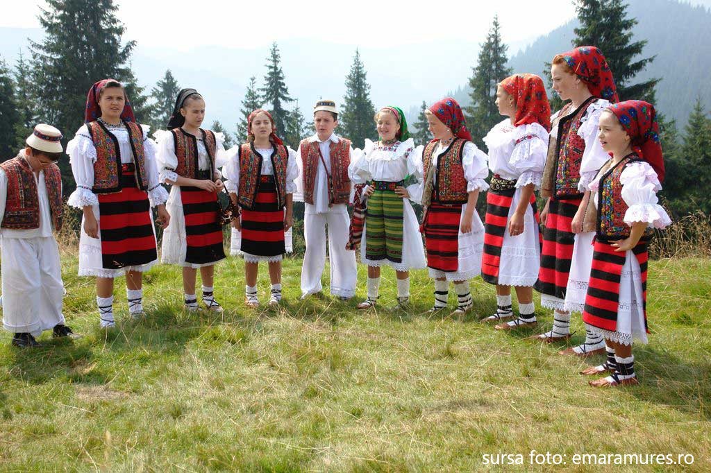 După 4 ani de absență, duminică va avea loc Festivalul Interjudețean de Folclor HORA LA PRISLOP