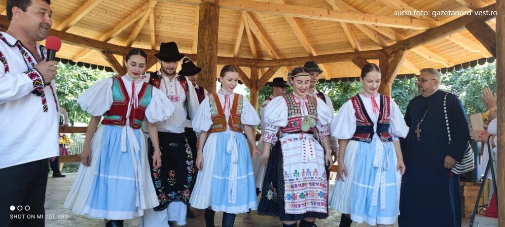 Oșenii și-au prezentat în fața străinilor tradițiile, obiceiurile și bunurile cele mai de preț