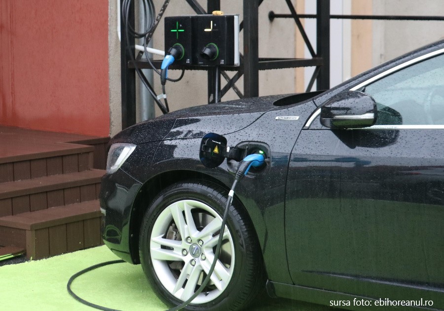 Primăria Oradea amenajează încă 16 staţii de încărcare pentru maşinile electrice
