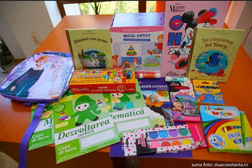 Aproape șase mii de pachete cu rechizite distribuite în Mureș către școli, de la Ministerul Educației