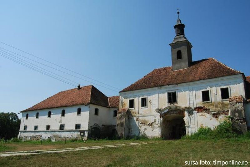 Lucrările de restaurare a Castelului Teleki din Posmuș au ajuns la 80 la sută