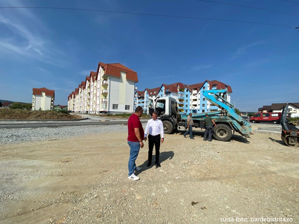 În zona Pieței Independenței Nord se lucrează la amenajarea de parcări. La fel, în cartierul Subcetate